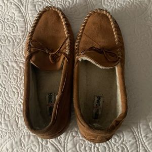 Minnetonka Tan Suede Women's Moccasin Slippers